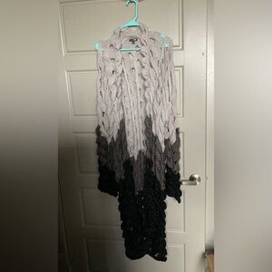 Fashion Nova Gray and Black Knit Maxi Cardigan